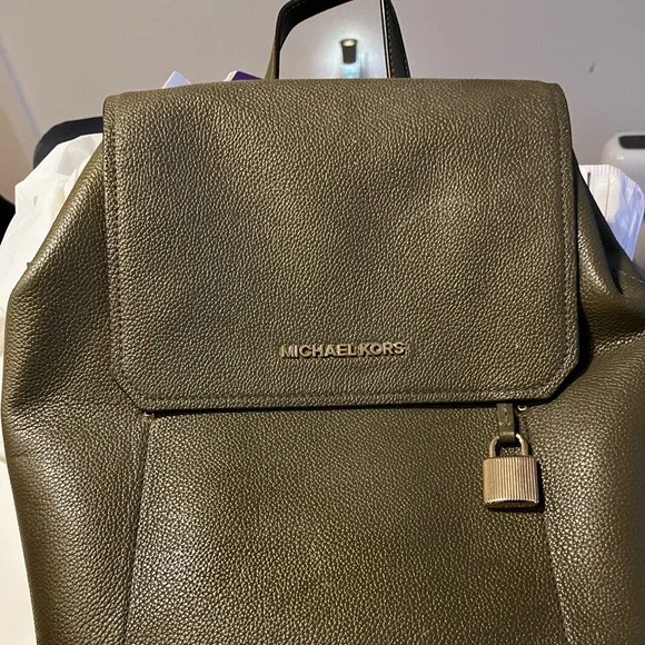 Michael Kors Olive Backpack NWT Michael Kors Hayes Medium Leather Backpack in Olive/Ballet  main image 3